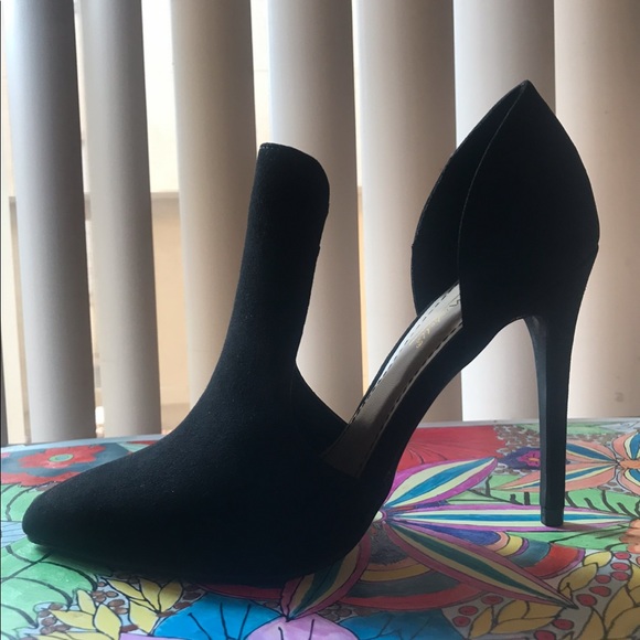 Anne Michelle Shoes - Black sued pumps